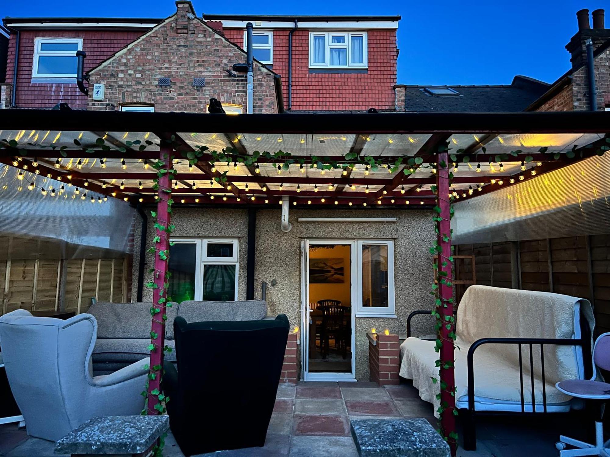 25 Havelock Road Villa Harrow Exterior photo